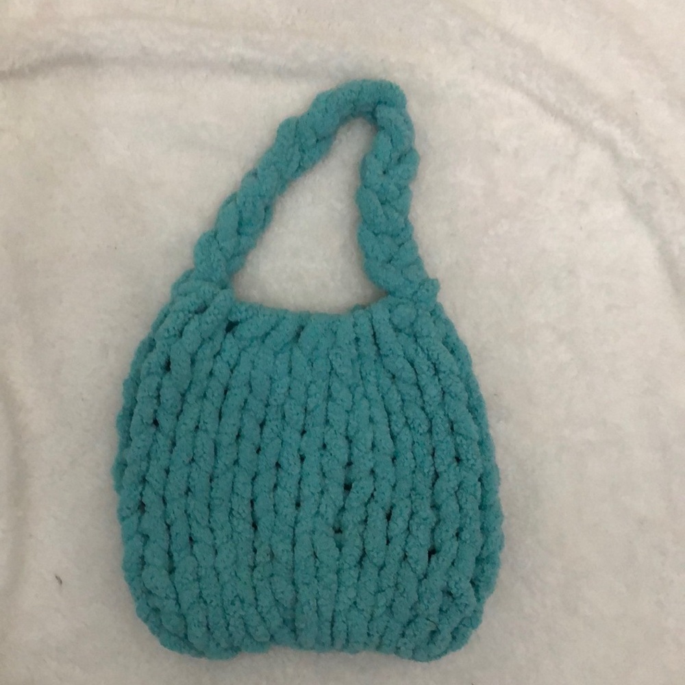 New handmade chunky yarn shoulder bag